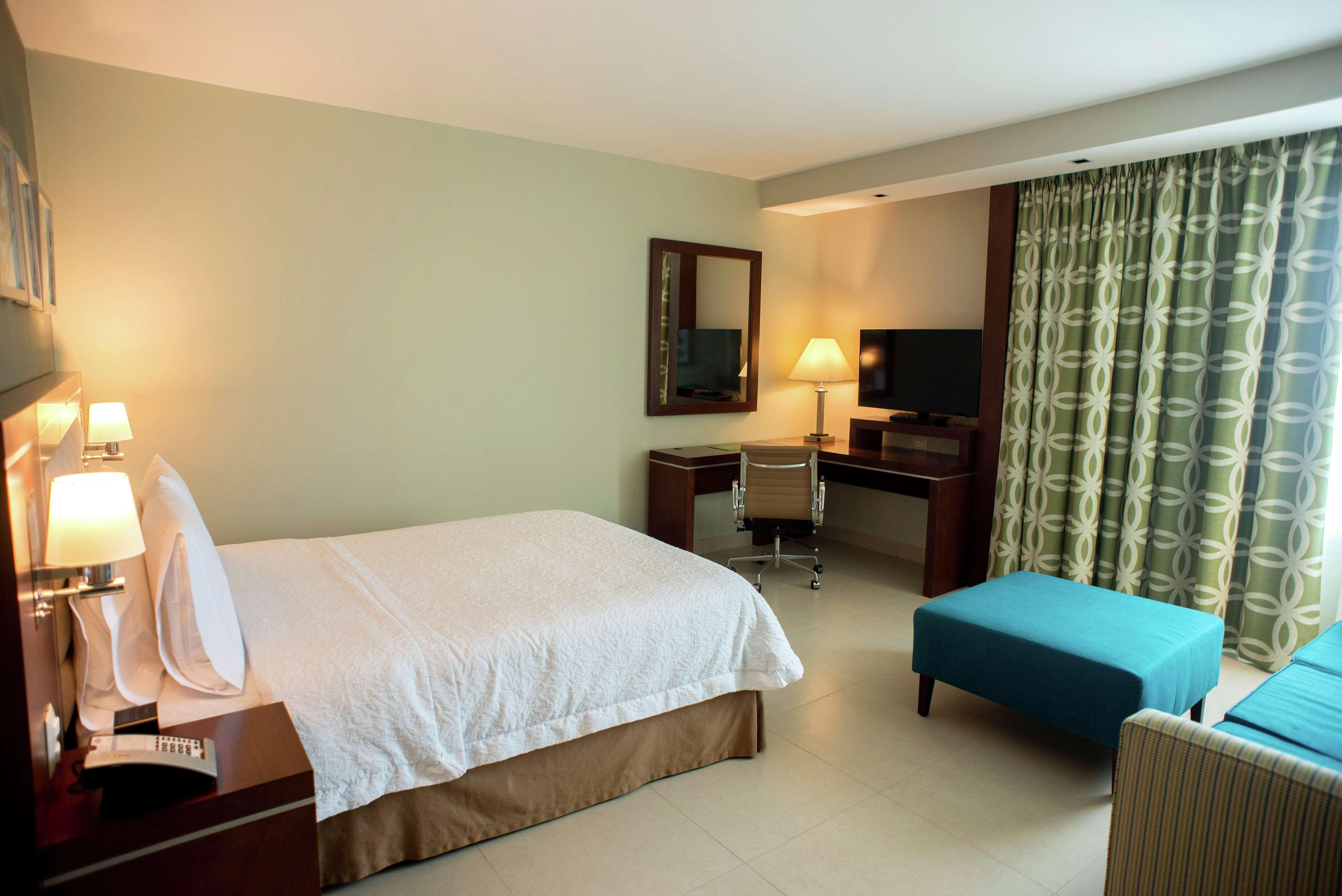 Hampton Inn By Hilton Mérida Eksteriør bilde