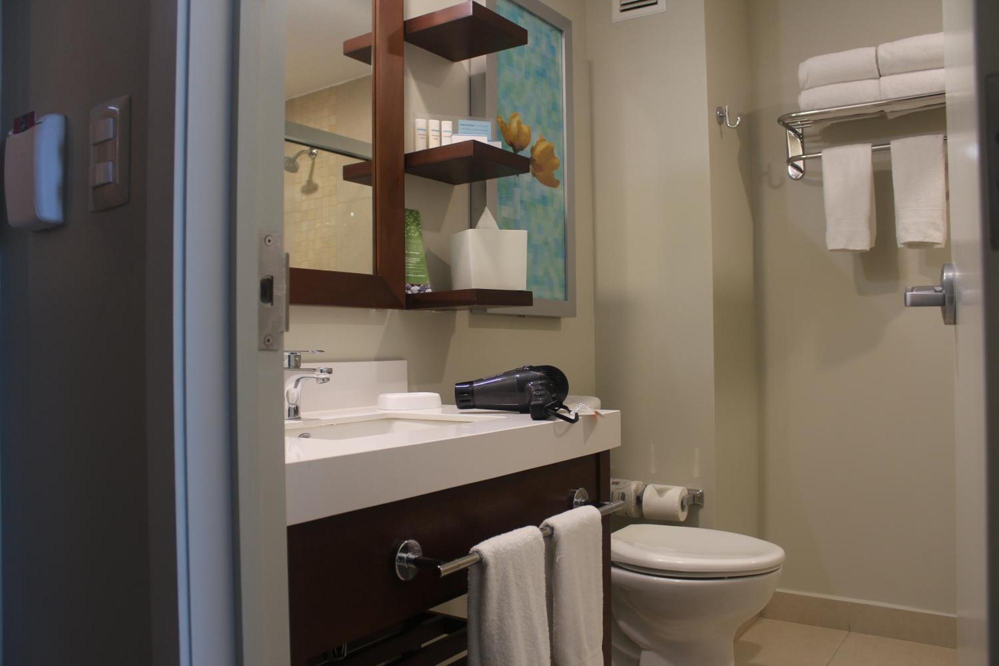 Hampton Inn By Hilton Mérida Eksteriør bilde